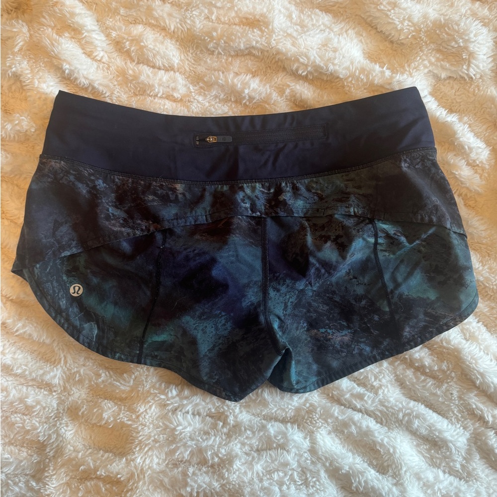 Lululemon Speed-Up Low Rise Lined Shorts 2.5”